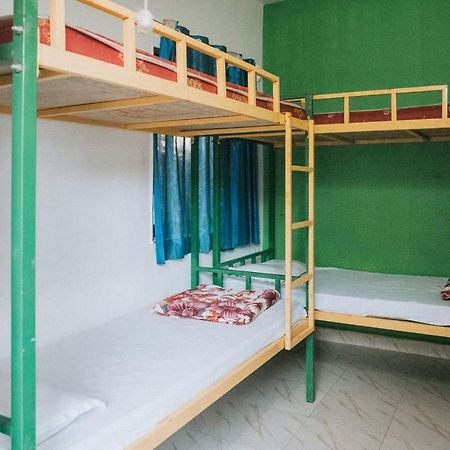 Rasta Mansion Beach Hostel And Rooms Arambol Exterior photo