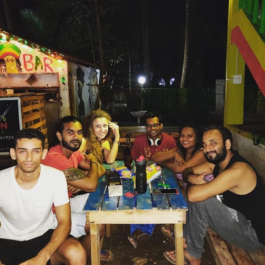 Rasta Mansion Beach Hostel And Rooms Arambol Exterior photo
