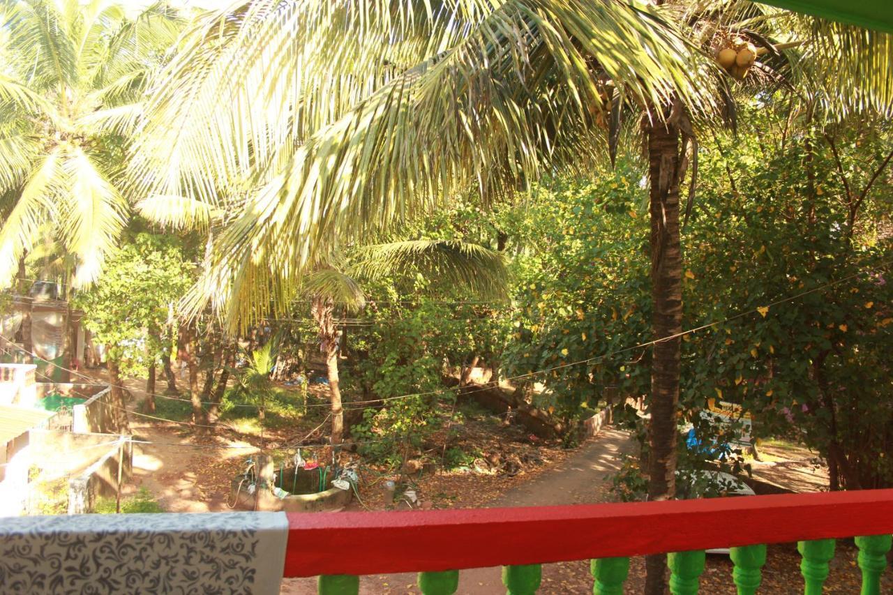 Rasta Mansion Beach Hostel And Rooms Arambol Exterior photo