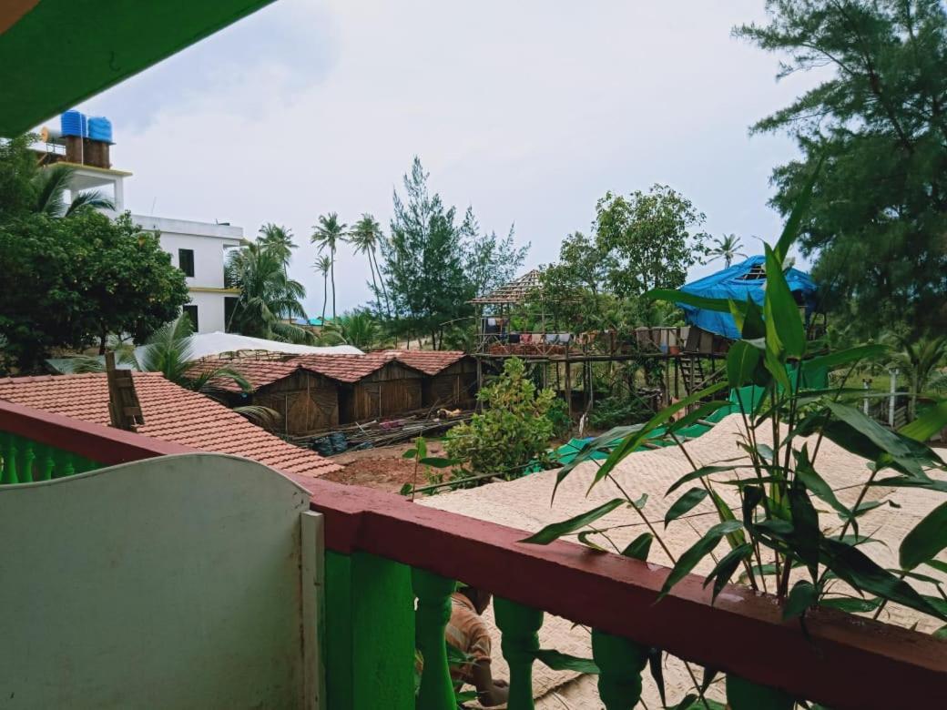Rasta Mansion Beach Hostel And Rooms Arambol Exterior photo