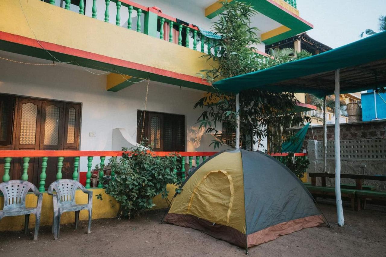 Rasta Mansion Beach Hostel And Rooms Arambol Exterior photo