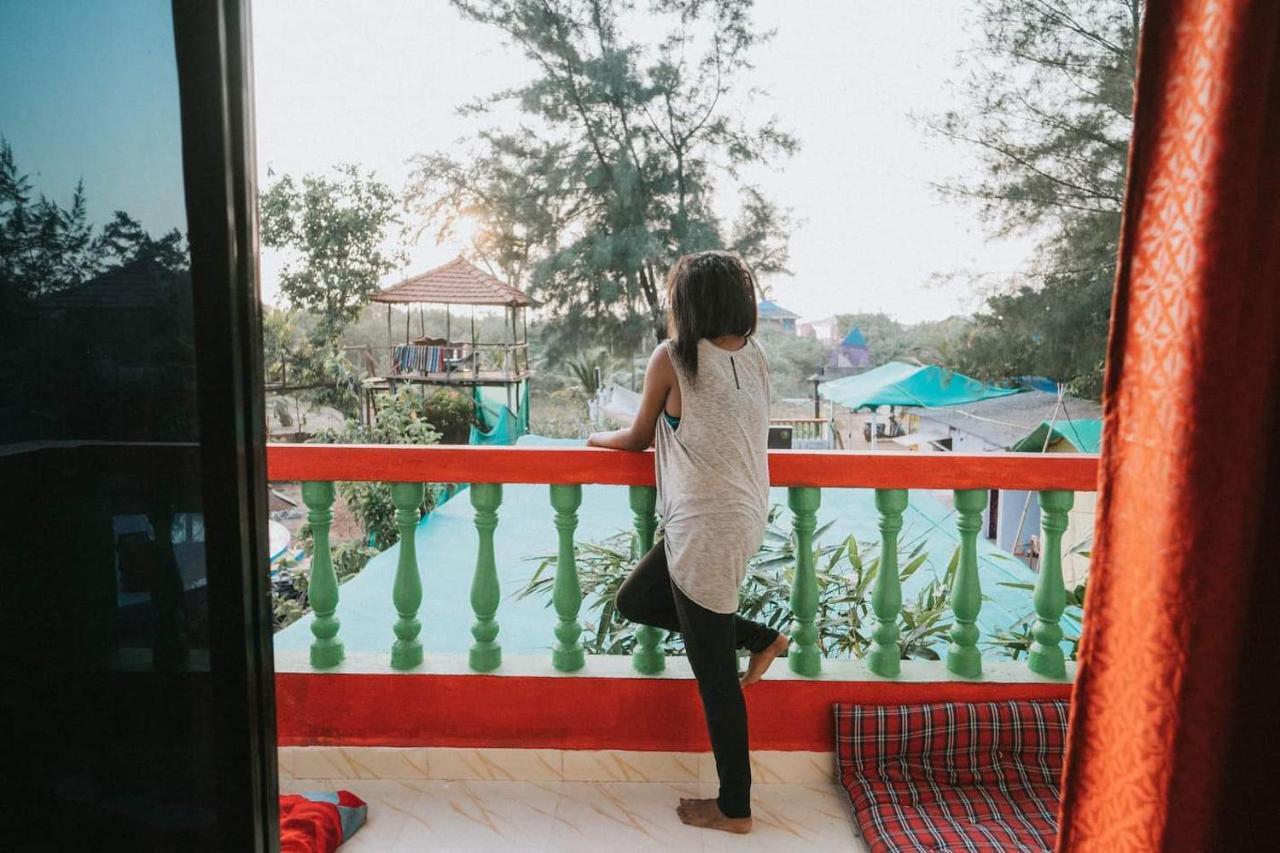 Rasta Mansion Beach Hostel And Rooms Arambol Exterior photo