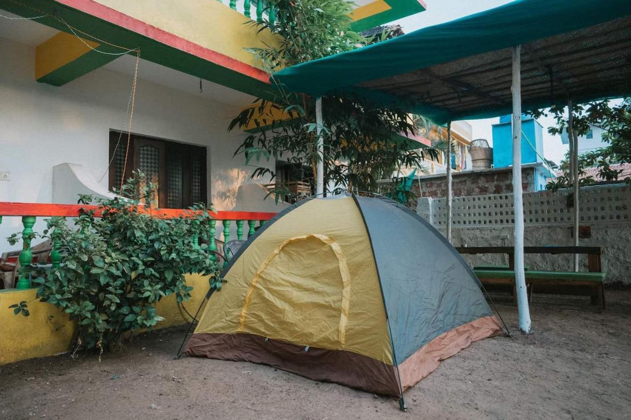 Rasta Mansion Beach Hostel And Rooms Arambol Exterior photo