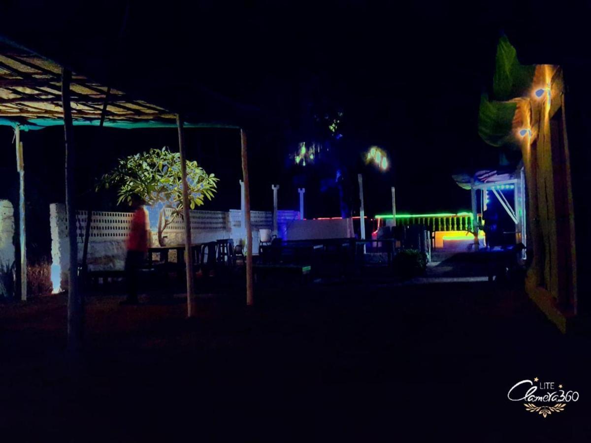 Rasta Mansion Beach Hostel And Rooms Arambol Exterior photo