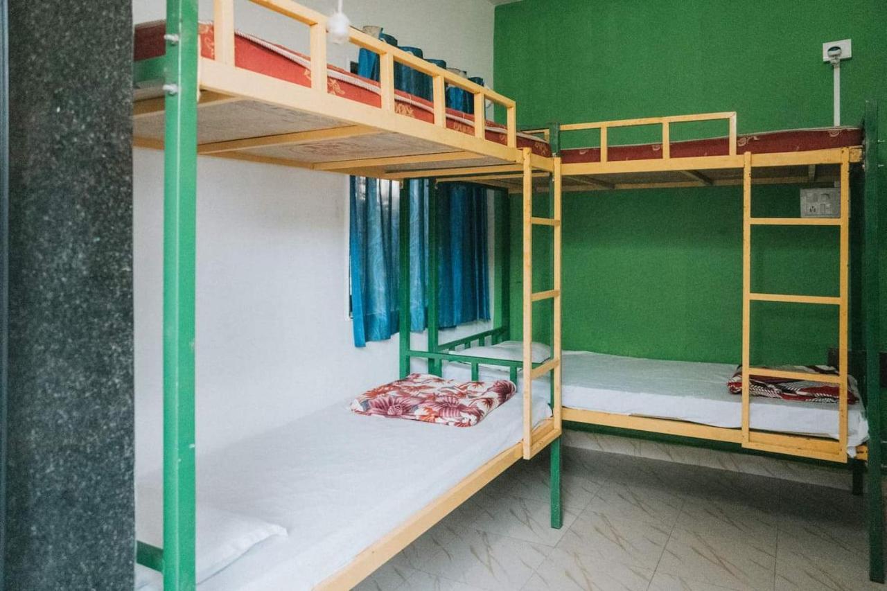 Rasta Mansion Beach Hostel And Rooms Arambol Exterior photo