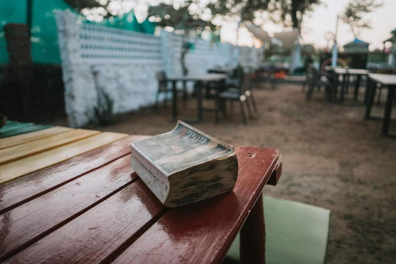Rasta Mansion Beach Hostel And Rooms Arambol Exterior photo